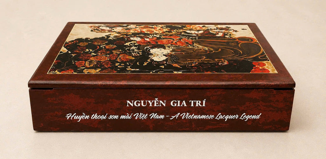 The Collector's Edition presentation box, hand-crafted in Vietnam using Japanese lacquer